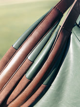 Load image into Gallery viewer, Stand Bag V3 - Green
